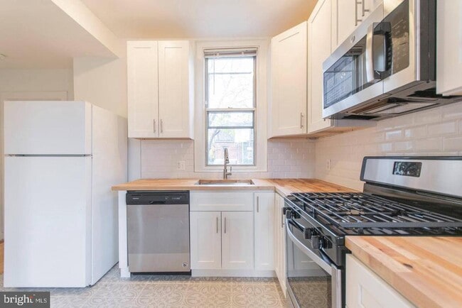 Foto del edificio - 4813 Chester Ave