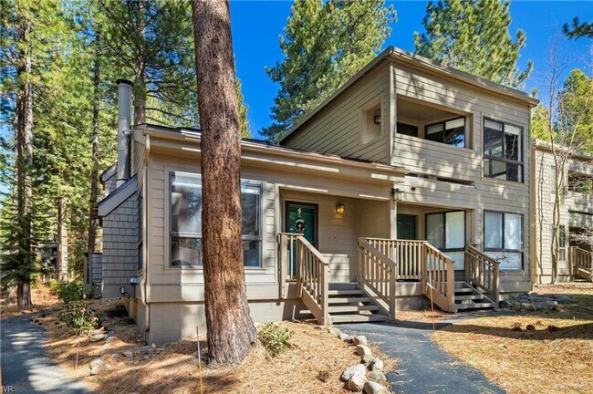 Building Photo - Great location in Incline Village