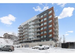 Building Photo - 64 Bd de Lucerne