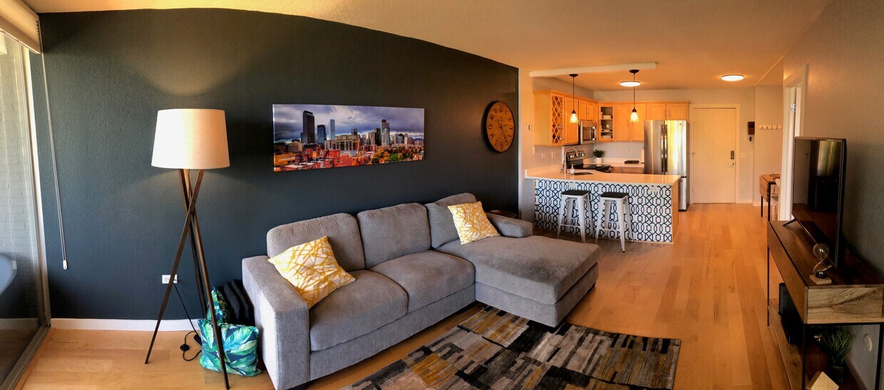 Foto principal - 909 N Logan St
