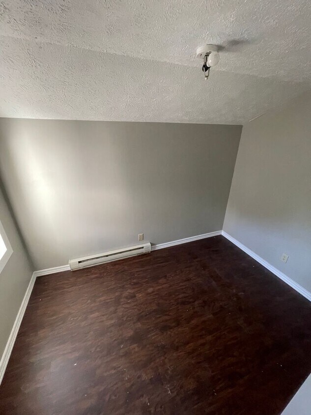 Building Photo - 651 E Wabash St