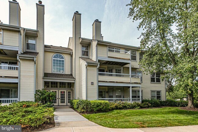 Foto del edificio - 304 Trinity Ct