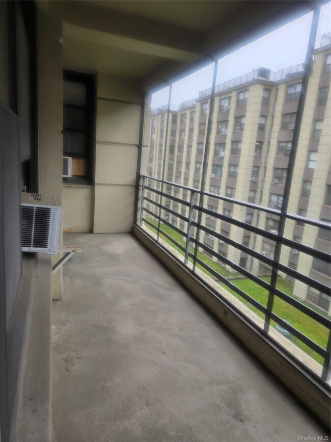 Foto del edificio - 98-51 64th Ave