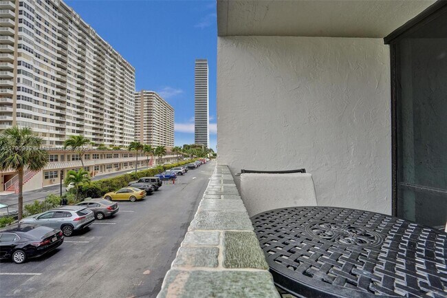 Building Photo - 2017 S Ocean Dr
