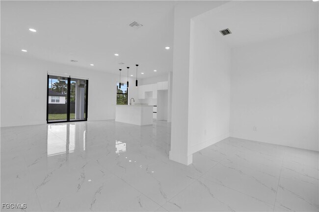 Building Photo - 2711 51st St W