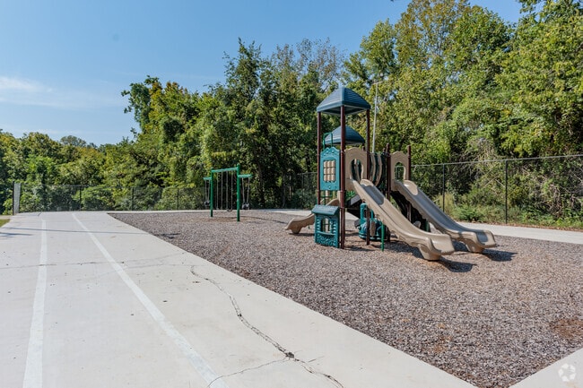Building Photo - Pebble Creek Apartments