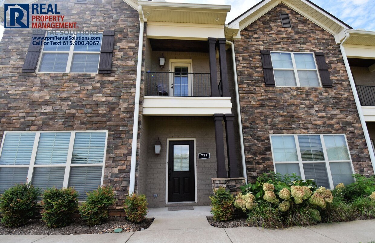 Primary Photo - Gorgeous 3BR luxury Murfreesboro townhome ...