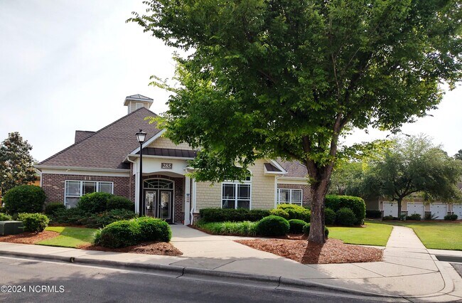 Building Photo - 290 Woodlands Way