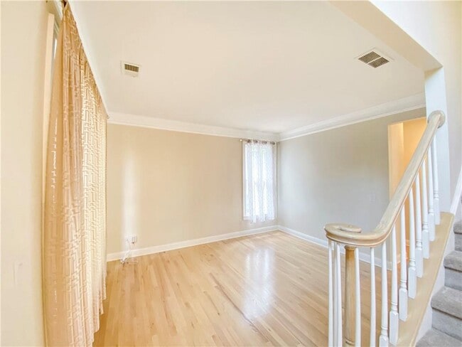 Building Photo - 589 Lakeview Terrace SE
