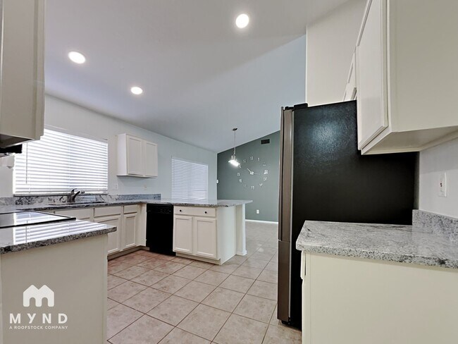 Building Photo - 1314 E Escuda Dr