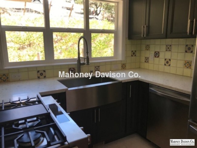 Foto del edificio - 257 Sunnyslope Rd