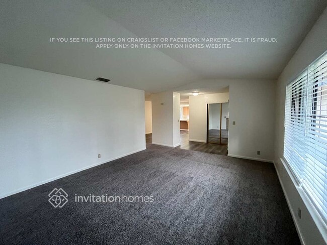 Foto del edificio - 7905 Wintergreen Dr