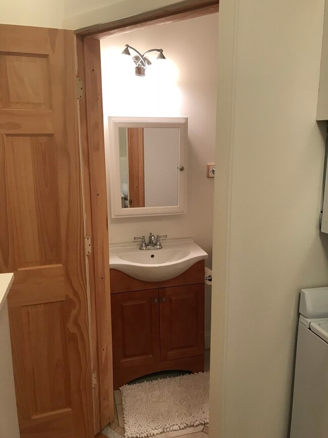 Sink area in bathroom - 4 Center Ct