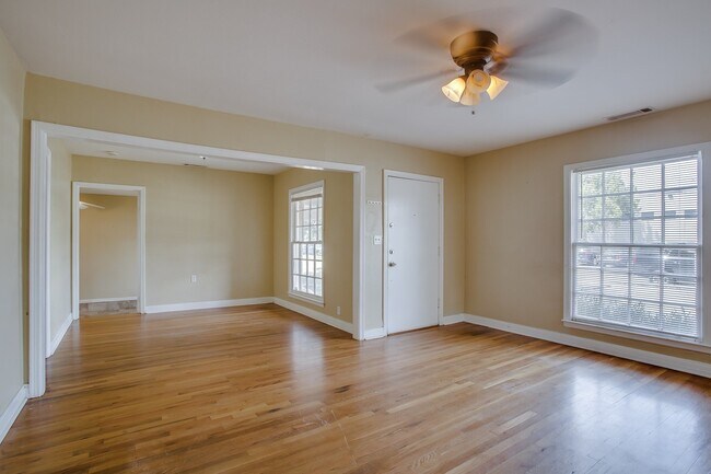 Foto del edificio - Pre-Leasing for July!