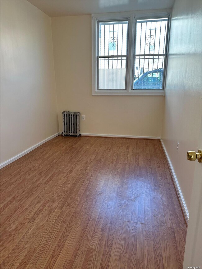 Foto del edificio - 60-14 55th St