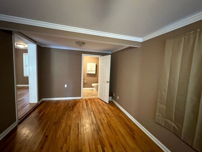 Foto del edificio - Forest Hills Cutie