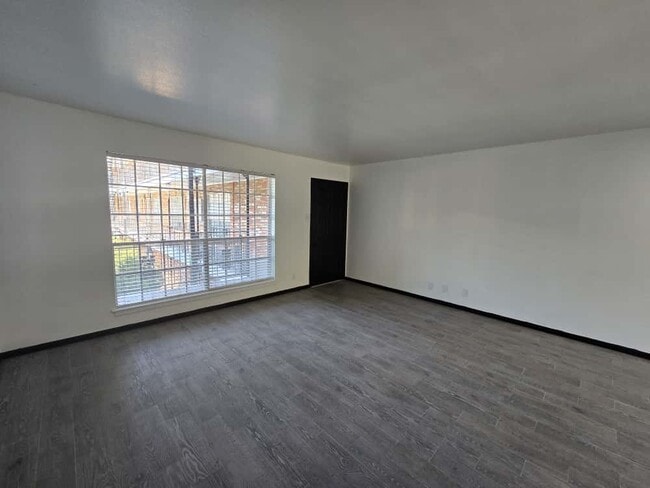 Foto del edificio - 8401 N New Braunfels Ave