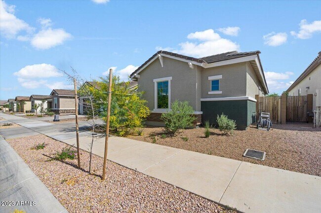 Building Photo - 21088 E Arroyo Verde Dr