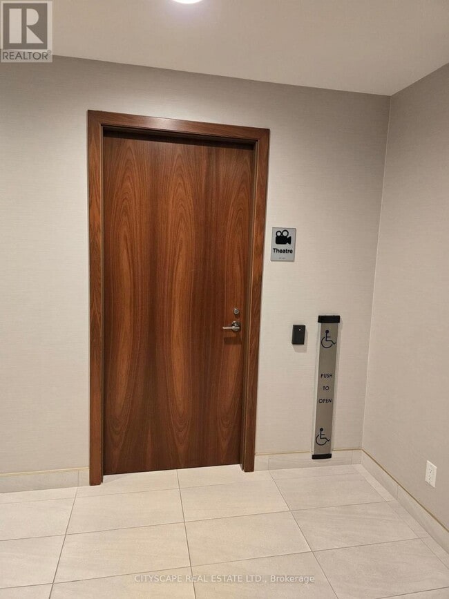 Photo du bâtiment - 455 Front St E