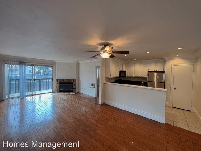 Building Photo - 2 br, 2 bath House - 7702 Caminito Leon #204