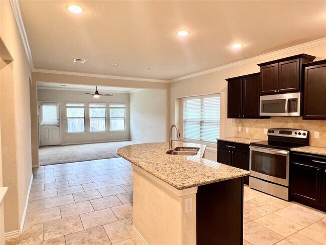 Building Photo - 260 Chickadee Ln