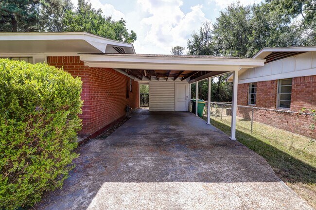 Foto del edificio - 711 Hillview St