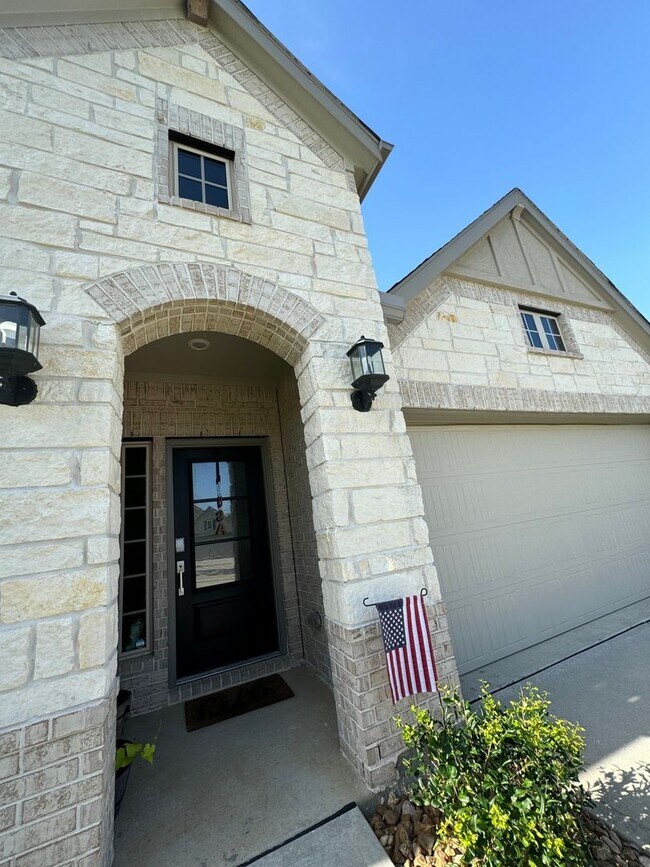 Foto del edificio - 3 Bedroom, 1 Study Single Family Home in C...
