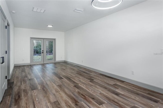 Building Photo - 2242 Fernwood St