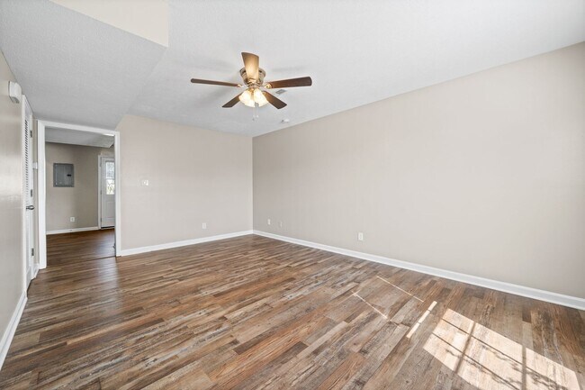 Building Photo - 375 Peabody Dr