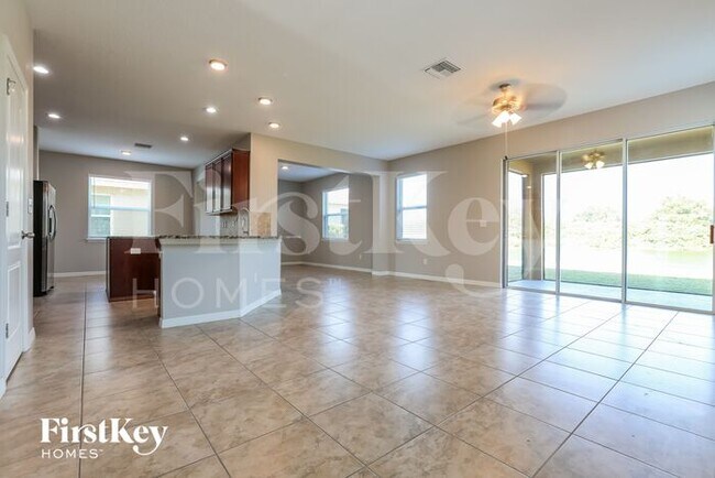 Foto del edificio - 316 Corbett Bluff Dr