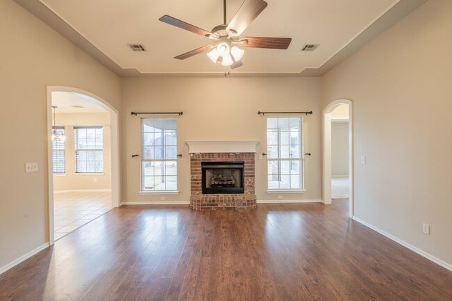 Building Photo - Beautiful 3 bedroom 2 bath in Collinsville!