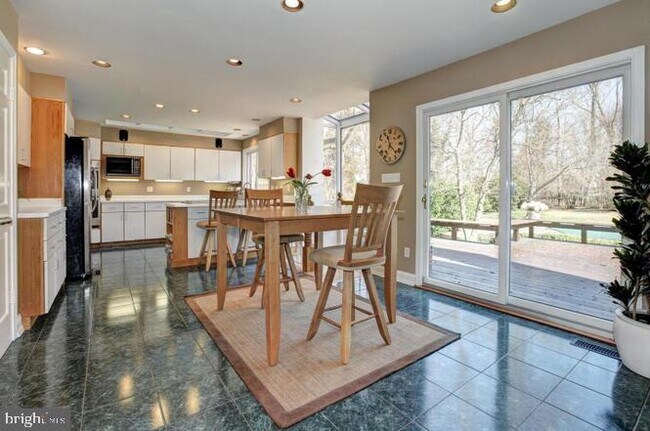 Foto del edificio - 9915 S Glen Rd