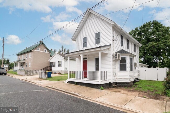 Building Photo - 107 West St