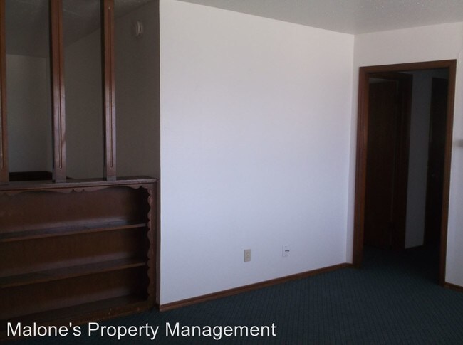 Building Photo - 3105 Del Rancho Dr