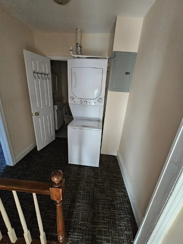 Building Photo - 4235 Main St