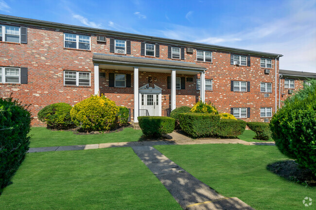 Building Photo - Lancaster Court Apartments