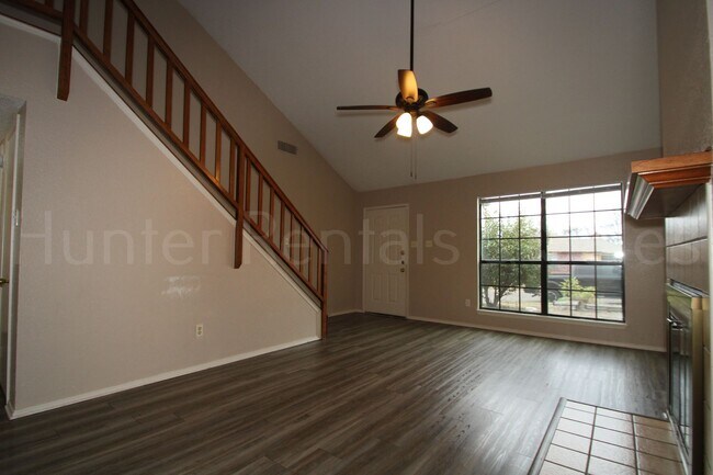 Foto del edificio - Welcome Home to Your Two-Story Retreat in Willow Springs!