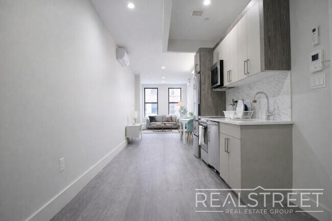 Foto del edificio - Spacious 2 BED in Bushwick!