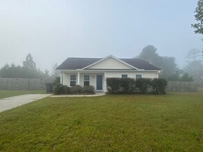 Building Photo - 8547 Heirloom Dr NE