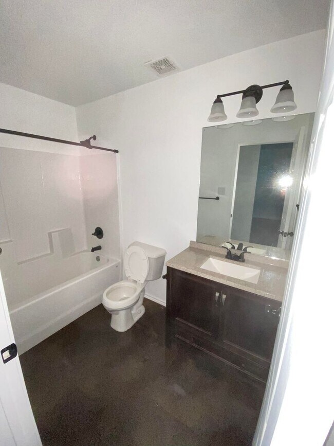 Building Photo - 237 N Mary Jo Dr