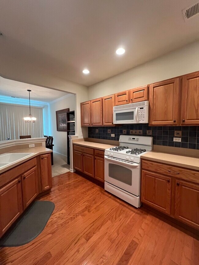 Foto del edificio - 13282 Poplar Way