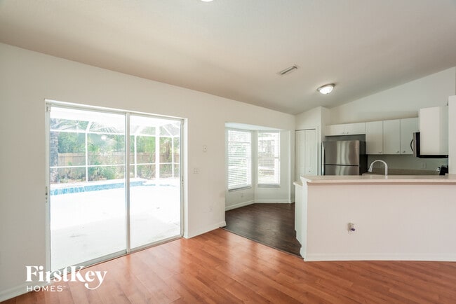 Building Photo - 2833 Alesio Ave
