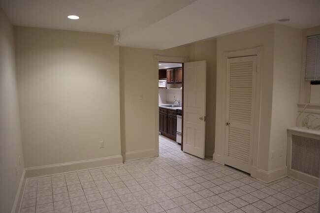 Foto del edificio - 649 E Capitol St SE