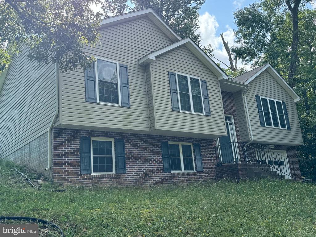 Building Photo - 23047 Gunston Dr