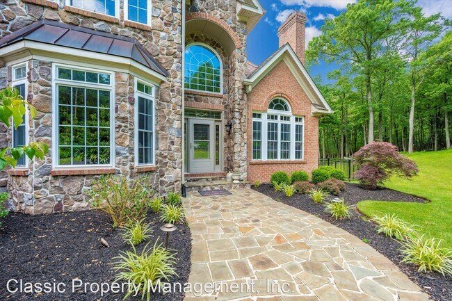 Building Photo - 6 br, 5 bath House - 10634 Gambrill Park Road