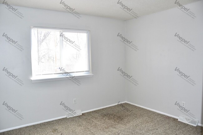 Building Photo - 4 Bedroom, 2 Baths- $2,050 A Month