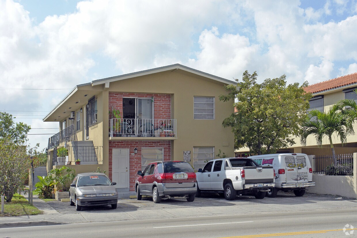 Primary Photo - 6510 W Flagler St