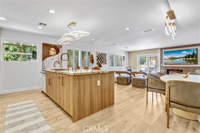 Foto principal - 21701 Costanso St