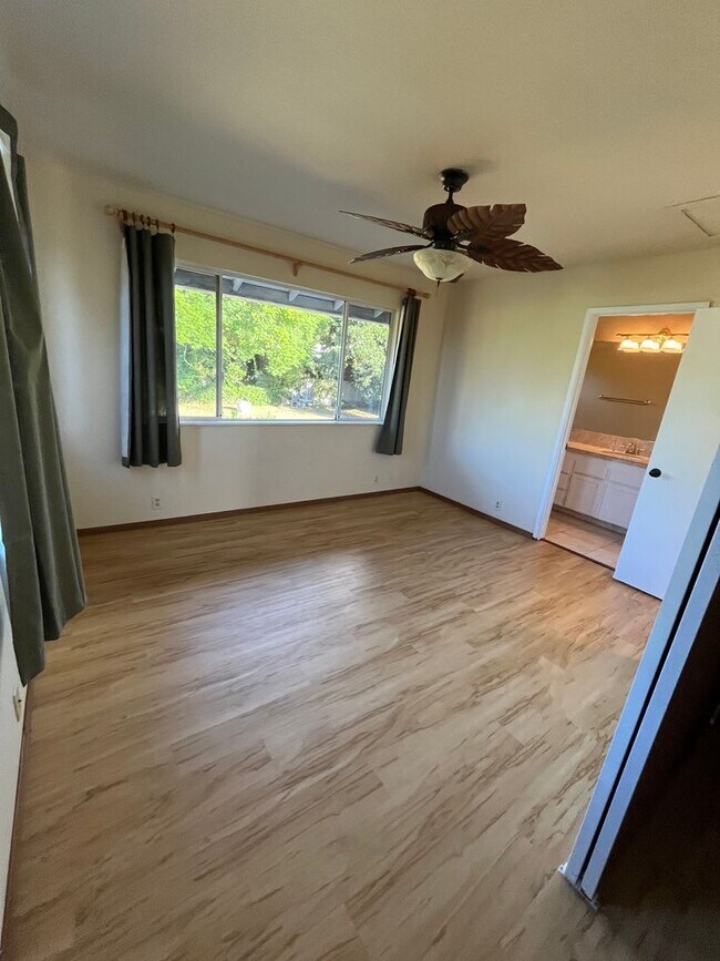 Building Photo - Pet-Friendly 3-Bedroom Makawao Home with Full Solar, Two-Car Garage & Recent Updates