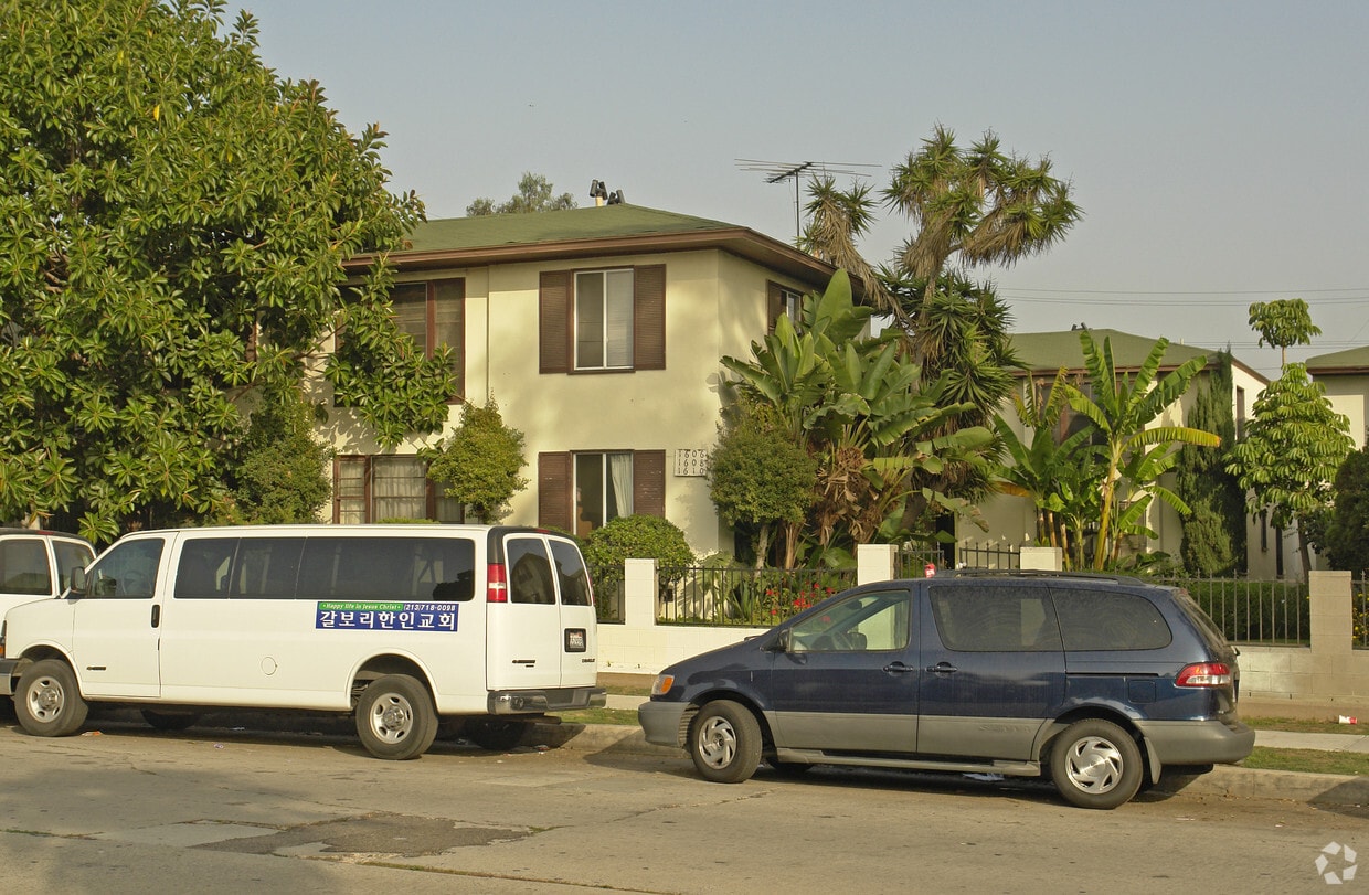 Primary Photo - 1606 S St Andrews Pl
